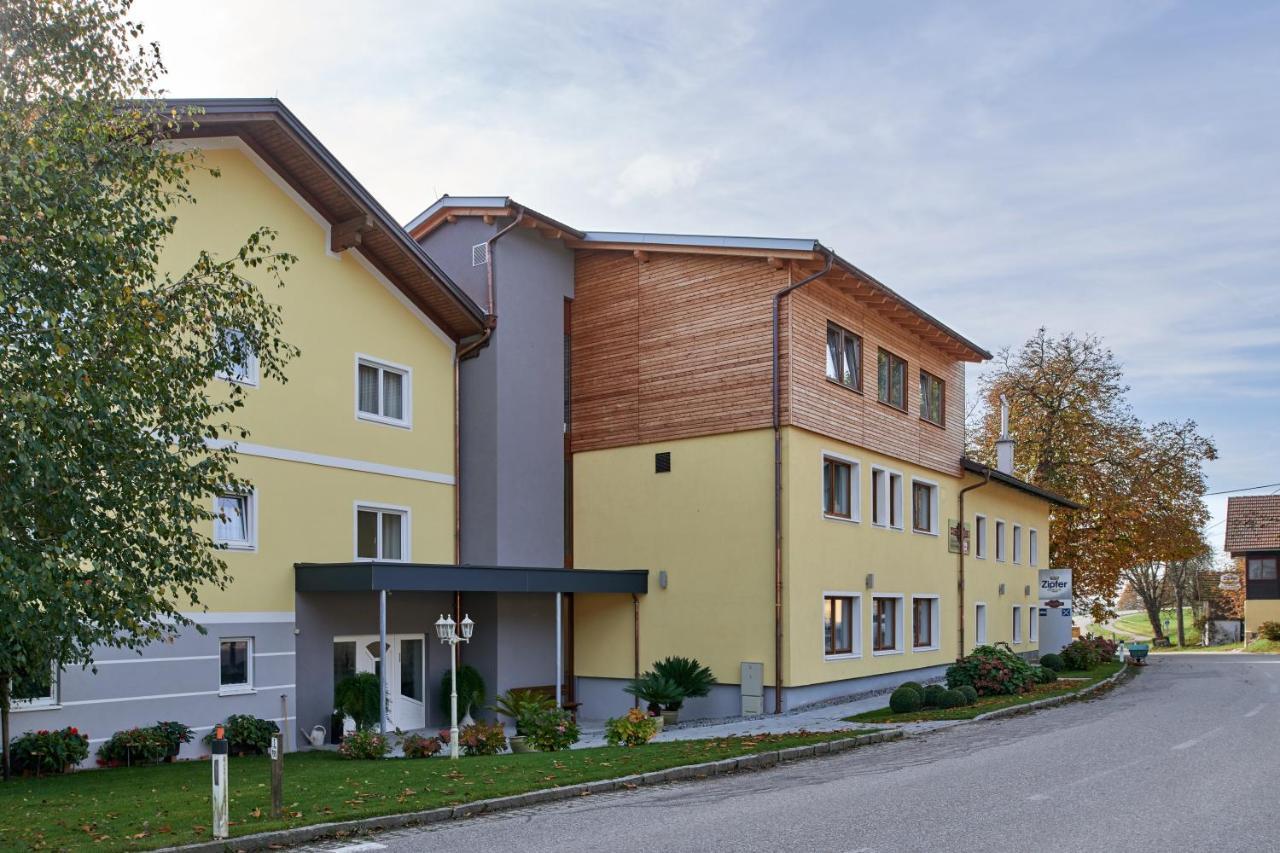 Hotel Gasthof-Strasser Tumeltsham Dış mekan fotoğraf